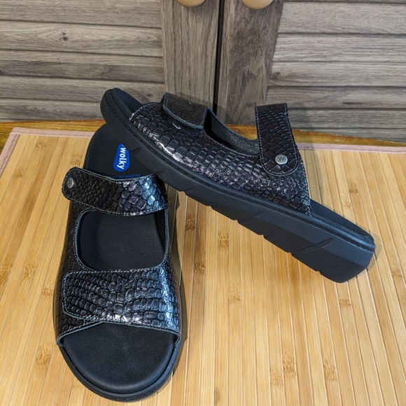 Women's Black Size 41/9.5 Wolky  Cyprus Mini Croco Printed Leather Slide Sandal - Picture 10 of 16